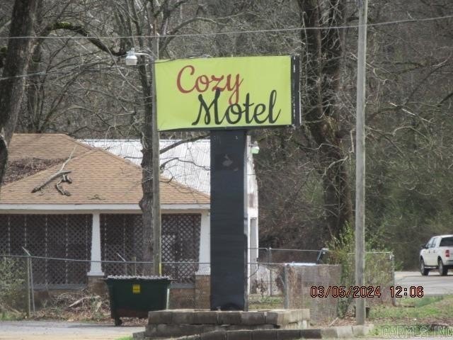 This is currently operating as a motel, but more so as a - photo 3