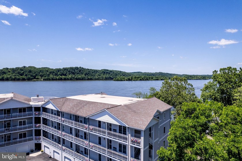 There's no place like home at Tomes Landing. This top-floor - photo 31