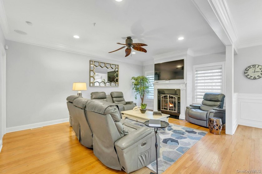 Welcome to effortless living in this beautifully maintained - photo 7