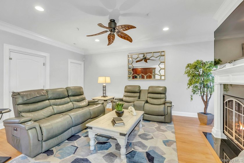 Welcome to effortless living in this beautifully maintained - photo 8