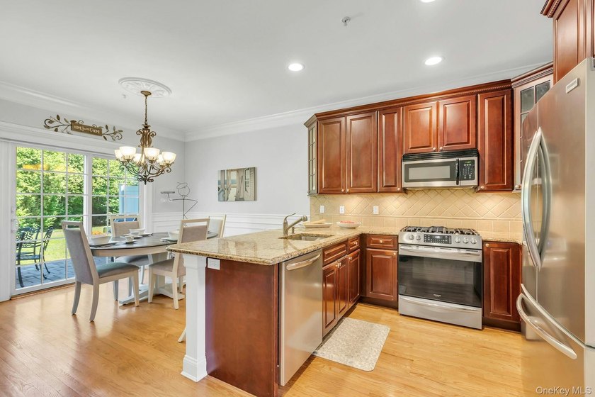 Welcome to effortless living in this beautifully maintained - photo 10