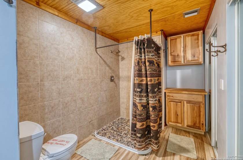 Looking to move to higher ground? Checkout this updated 4 bed 2 - photo 12
