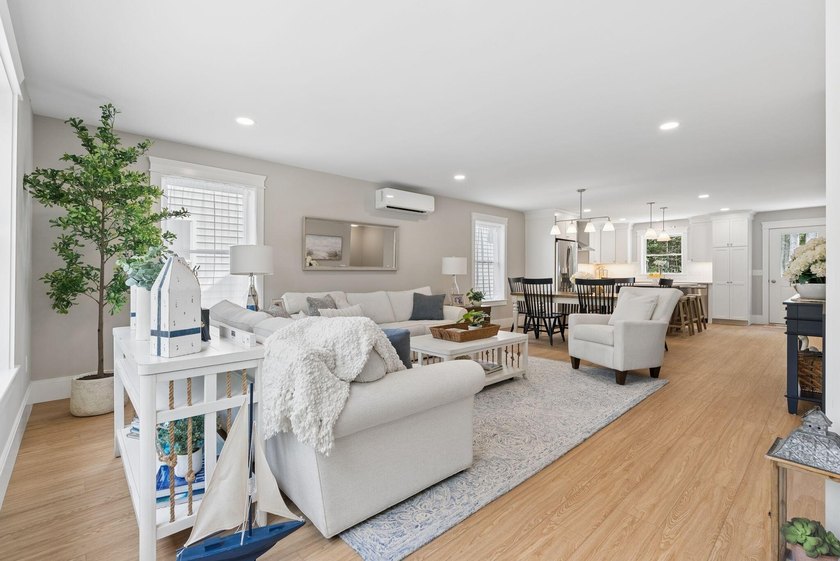 Creekside Crossing offers brand-new, spacious townhomes that - photo 22