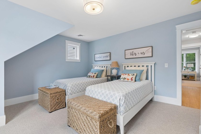 Creekside Crossing offers brand-new, spacious townhomes that - photo 27