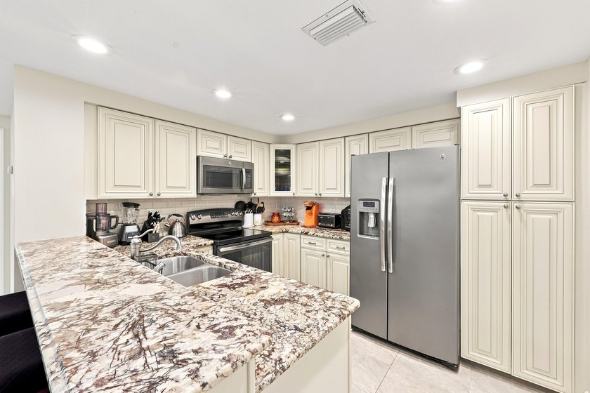 Welcome to Sea Colony, one of Jupiter's most sought-after - photo 19