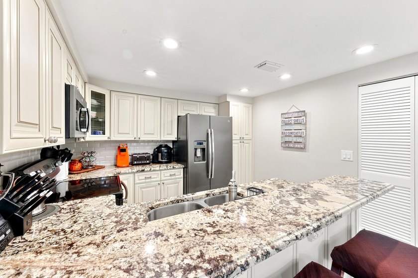 Welcome to Sea Colony, one of Jupiter's most sought-after - photo 20