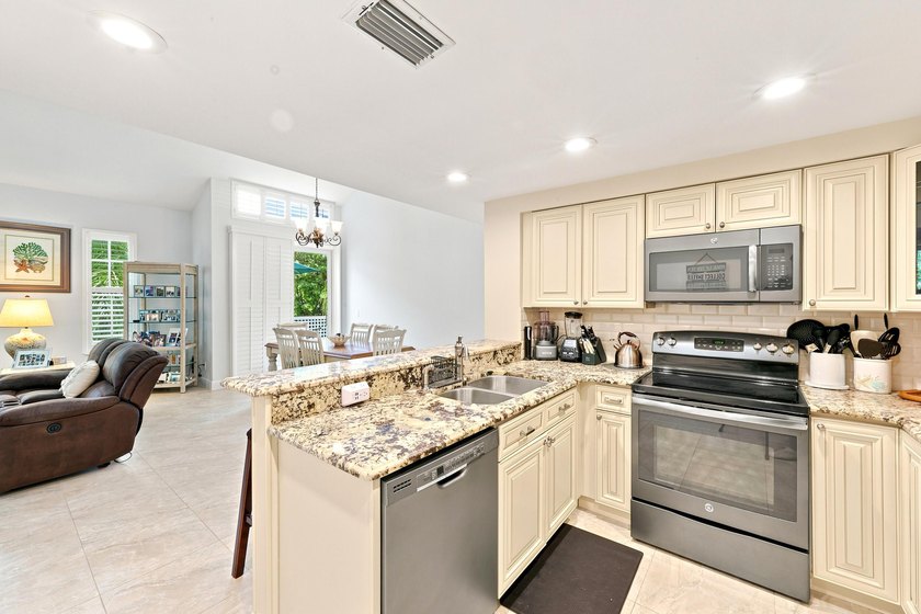 Welcome to Sea Colony, one of Jupiter's most sought-after - photo 21
