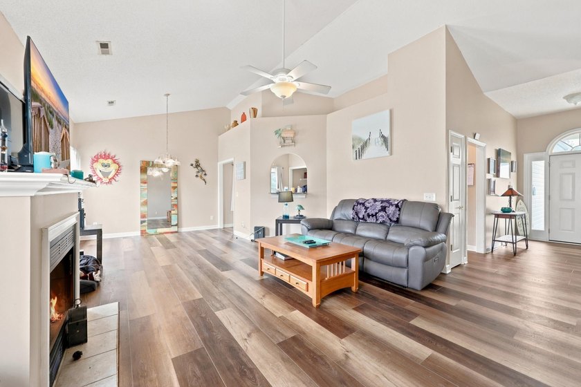 Welcome to 909 Leather Leaf Lane in the57th Place community of - photo 3