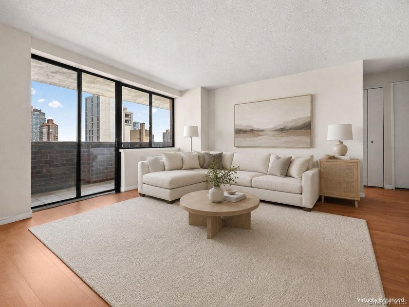 Perched on the 20th floor of a full-service Upper East Side - photo 3