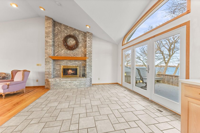 Discover lakeside living at its best in this beautifully - photo 8