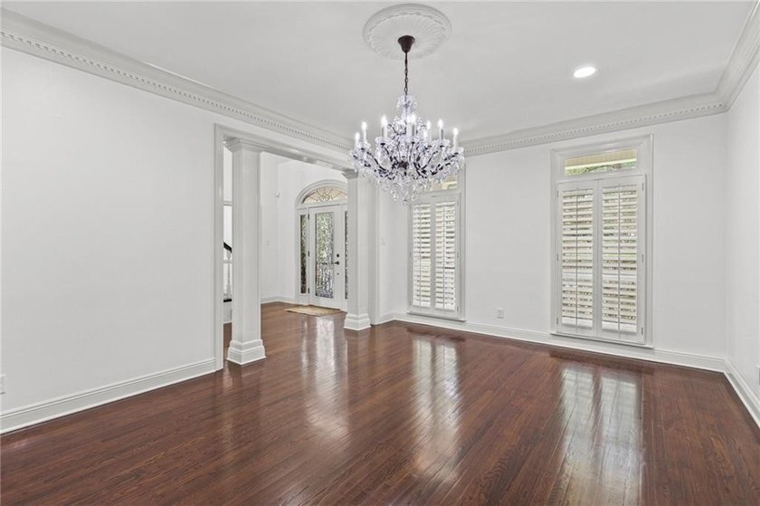 Private gated entrance, 4 sprawling acres, and 108 feet of lake - photo 12