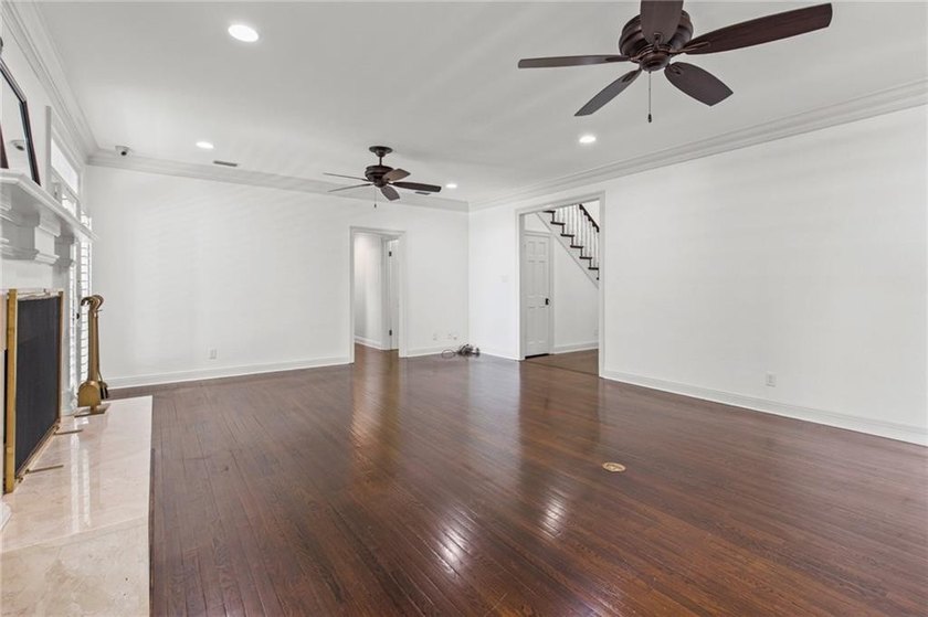 Private gated entrance, 4 sprawling acres, and 108 feet of lake - photo 14