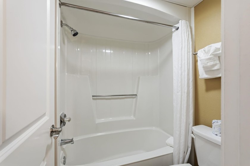Welcome to your oceanfront retreat at the highly sought-after - photo 22