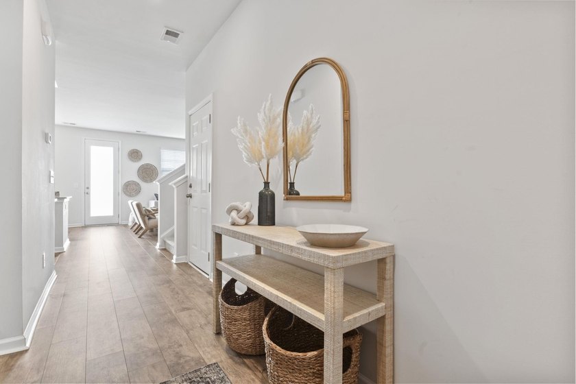 Coastal Living. Exceptional Location. Fully Furnished. Proven - photo 9