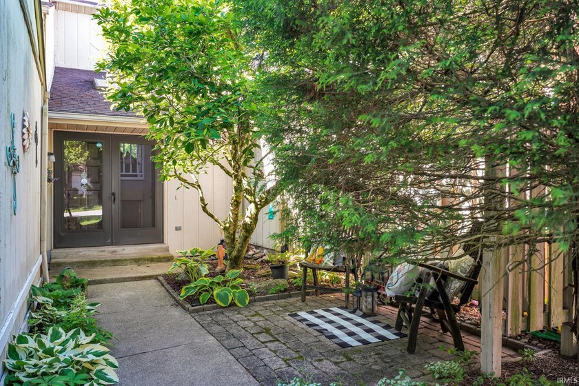 Rare opportunity in Eagle Pointe's Greenridge community! Located - photo 4