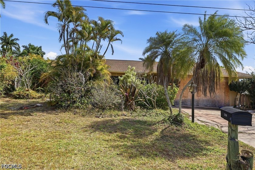 AMAZING OPPORTUNITY to own in highly desirable Yacht Club Colony - photo 3