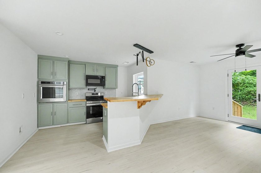 Beautiful new construction home featuring 3 bedrooms and 2.5 - photo 6