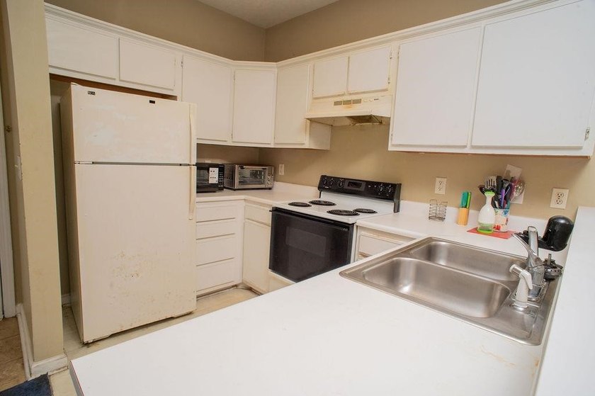 Welcome to your perfect retreat in beautiful Myrtle Beach! This - photo 11