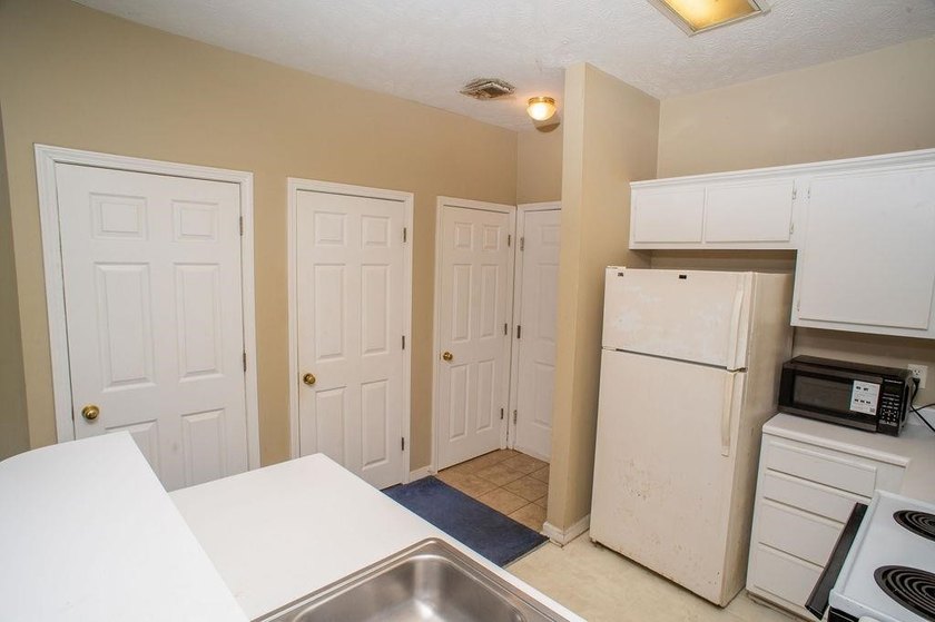 Welcome to your perfect retreat in beautiful Myrtle Beach! This - photo 13