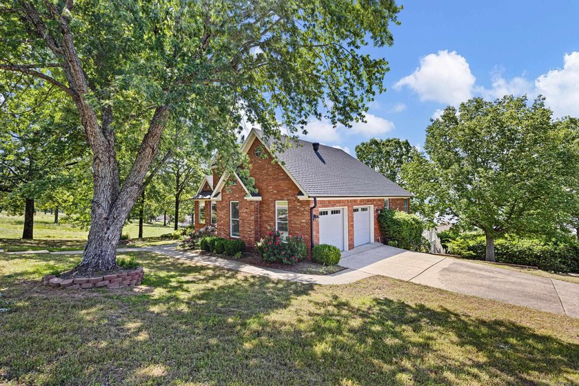 Perched to capture sweeping, unobstructed views of Lake - photo 5