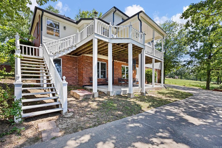 Perched to capture sweeping, unobstructed views of Lake - photo 6