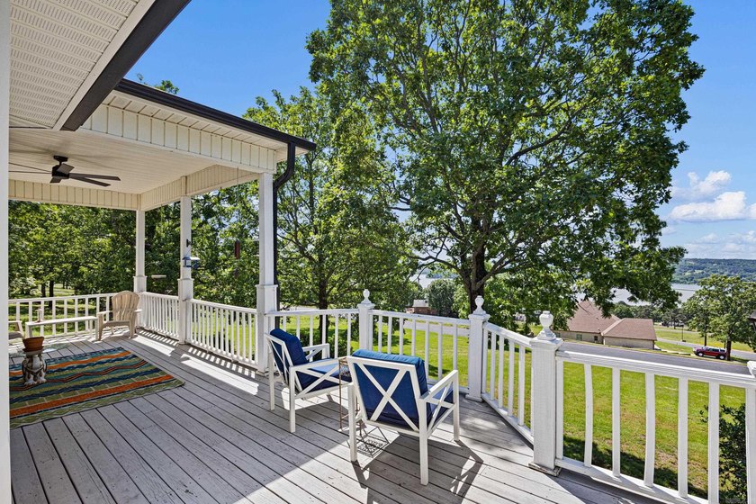 Perched to capture sweeping, unobstructed views of Lake - photo 9
