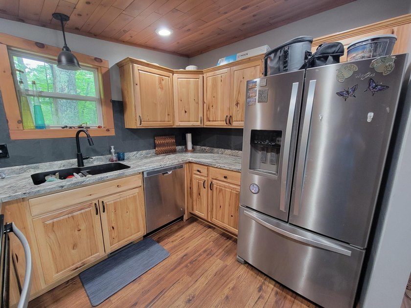 Updated 2-bedroom west-facing home with 264' of frontage on - photo 5