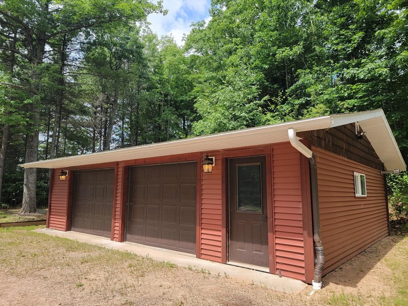 Updated 2-bedroom west-facing home with 264' of frontage on - photo 9