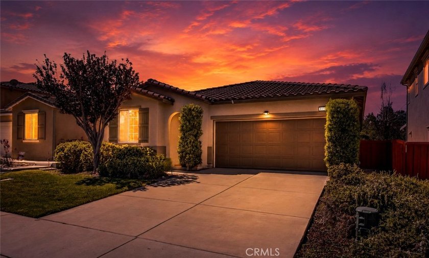 Welcome to this beautifully maintained home located in the gated - photo 4