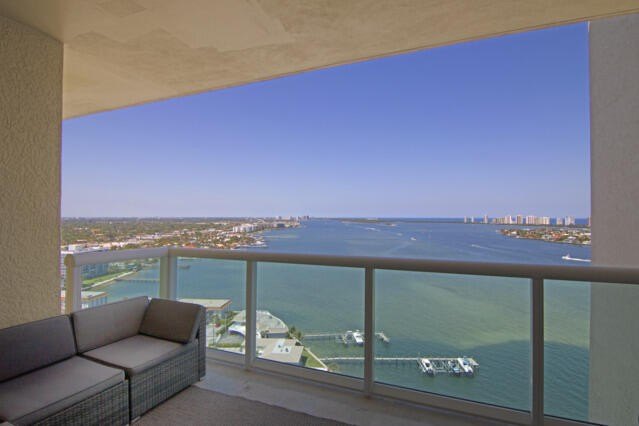 Cozy 22d floor 3BR/3BA overlooking the Intracoastal &amp; ocean - photo 3
