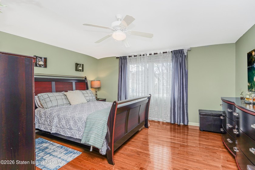 Looking for a 3 bedroom, 4 bath beautiful, spacious, bright - photo 21