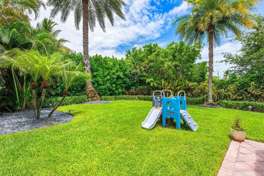 Stunning, fully renovated 4 BD, 2.5 BA residence situated on an - photo 26