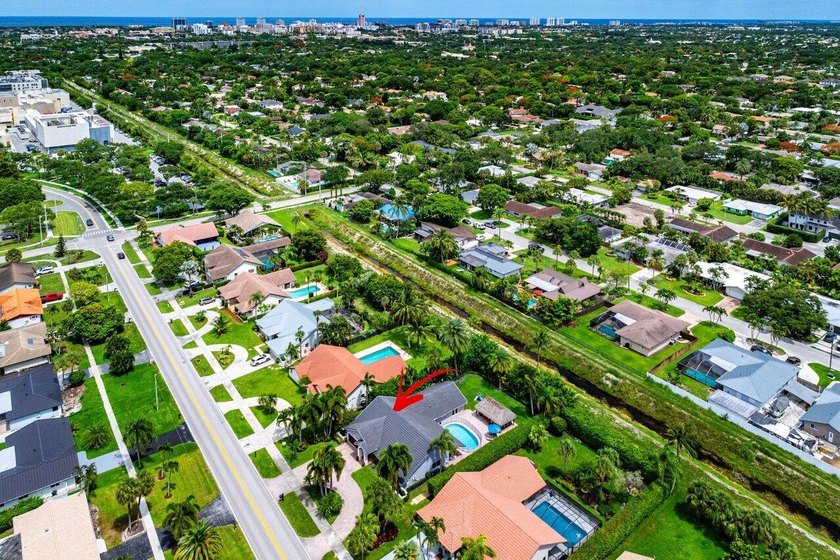 Stunning, fully renovated 4 BD, 2.5 BA residence situated on an - photo 29