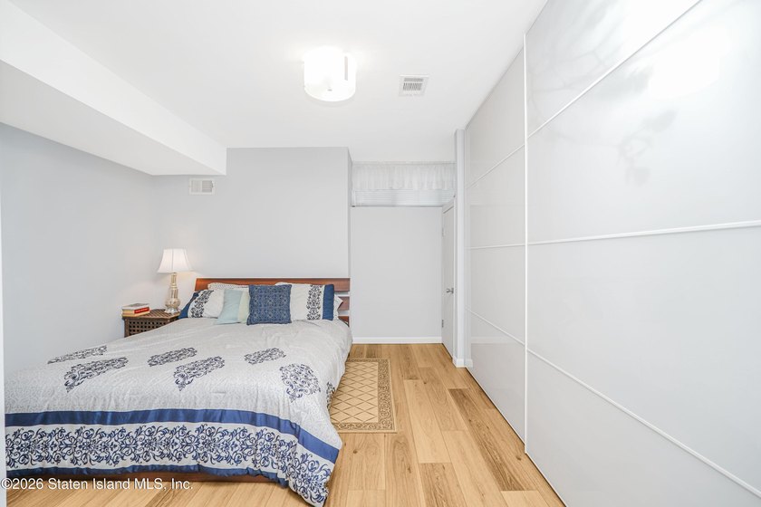 Looking for a 3 bedroom, 4 bath beautiful, spacious, bright - photo 33