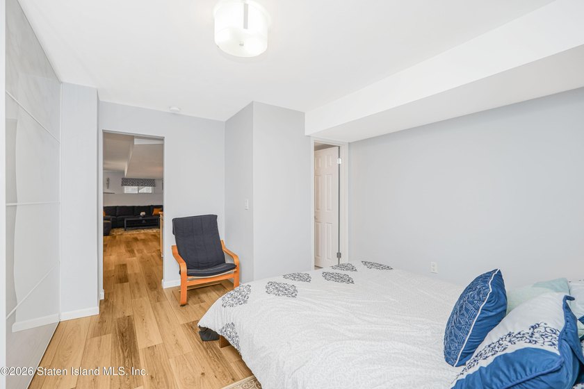 Looking for a 3 bedroom, 4 bath beautiful, spacious, bright - photo 34