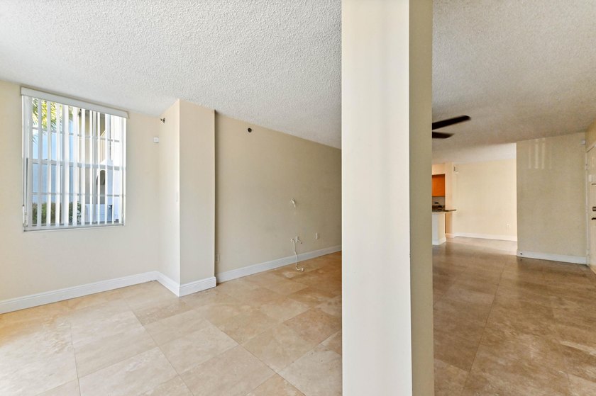 Live in resort style amenities in this spacious, open floor plan - photo 5
