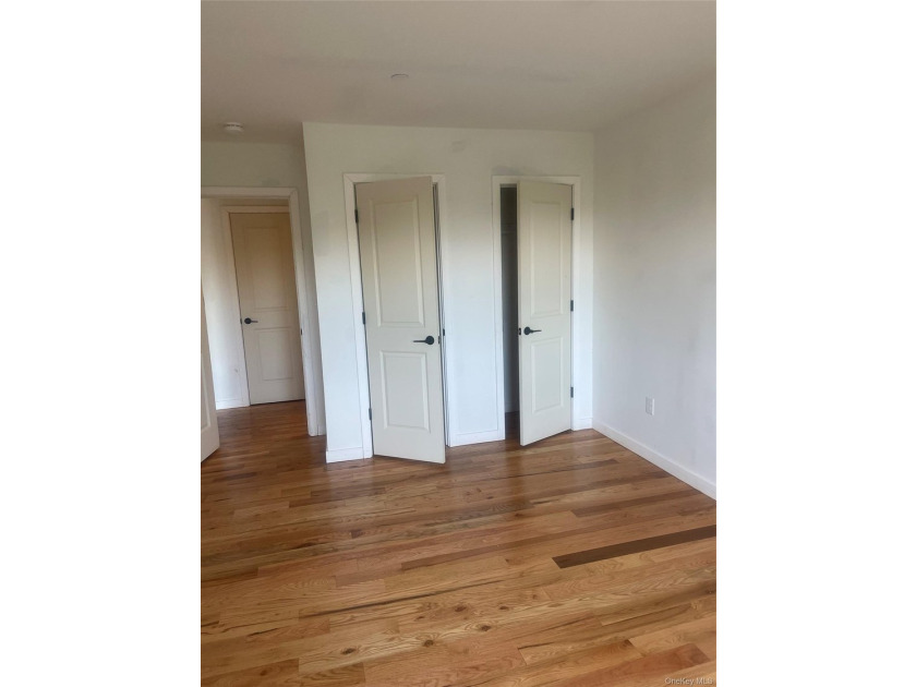 Completely Renovated Unit in the beautiful Mona Lisa Building - photo 9