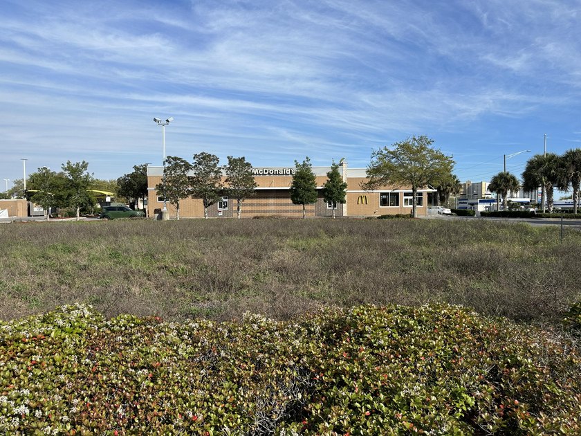 OUTPARCEL- located at 'The Shoppes at 98 Palms' shopping center - photo 3