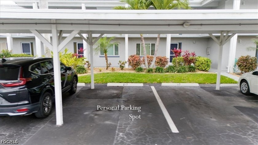 Welcome to Gullwing Condominiums-LOCATION LOCATION--a relaxing - photo 3