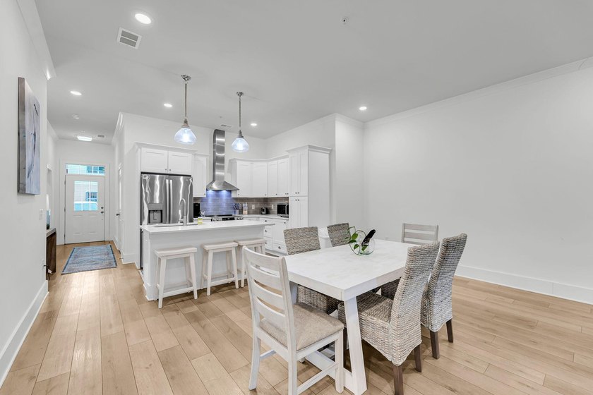 Welcome to your Dream Home in Indigo Hall! Experience modern - photo 4