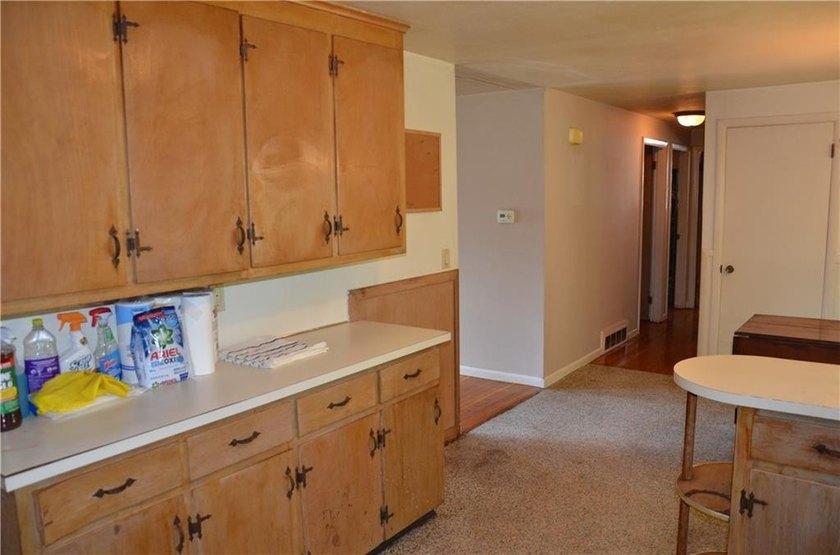 Perfect for investors and handy folks alike, this one-level - photo 7
