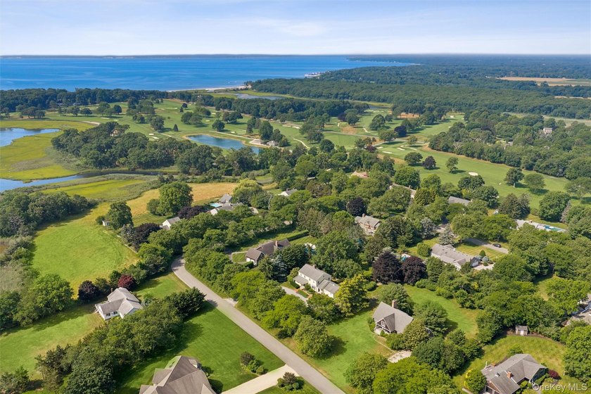 Nestled in the heart of the North Fork, this beautiful 4-bedroom - photo 4