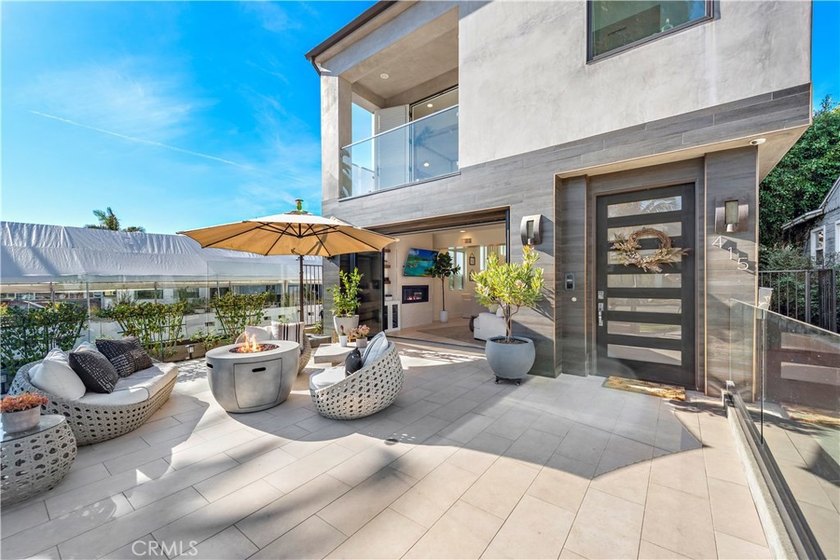 Located in the heart of Corona del Mar Village, this home - photo 7