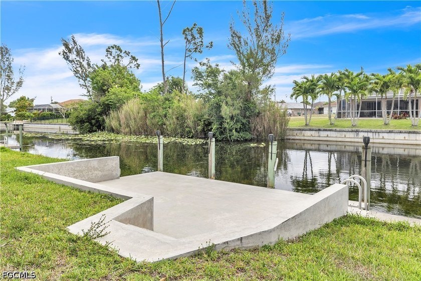 Wander the freshwater canal system through Alhambra and Kennedy - photo 4
