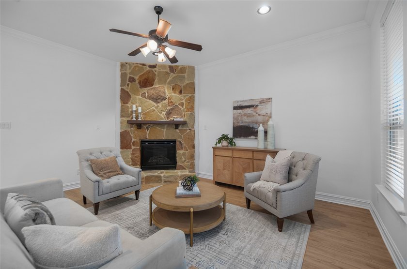 Beautifully maintained and move-in ready home in the highly - photo 16