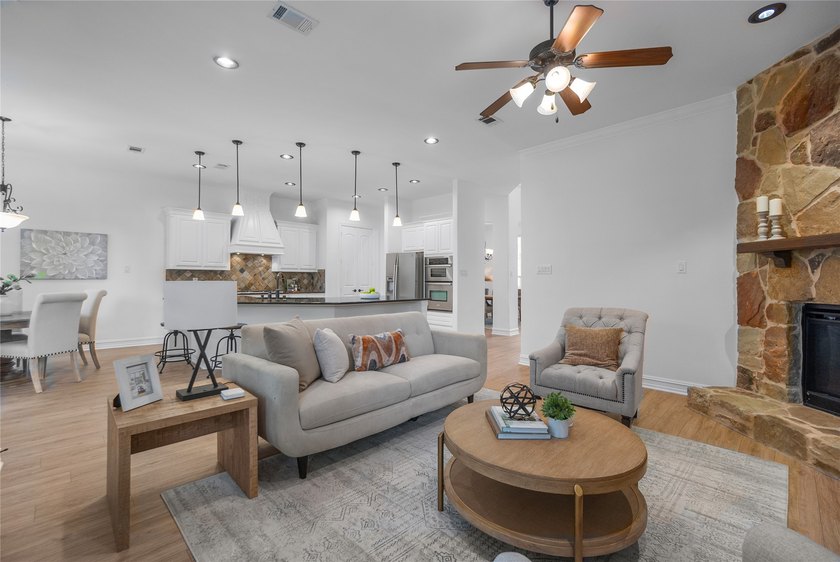 Beautifully maintained and move-in ready home in the highly - photo 17