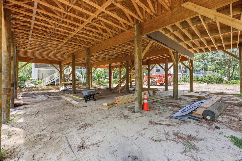 Stunning custom raised-beach home offering 3,102 heated sq ft - photo 6