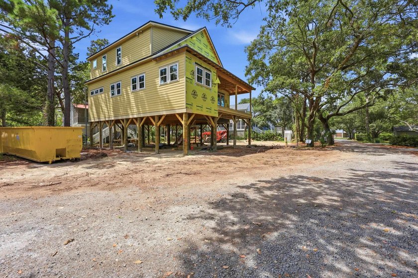 Stunning custom raised-beach home offering 3,102 heated sq ft - photo 7