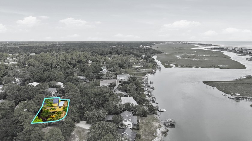 Stunning custom raised-beach home offering 3,102 heated sq ft - photo 8