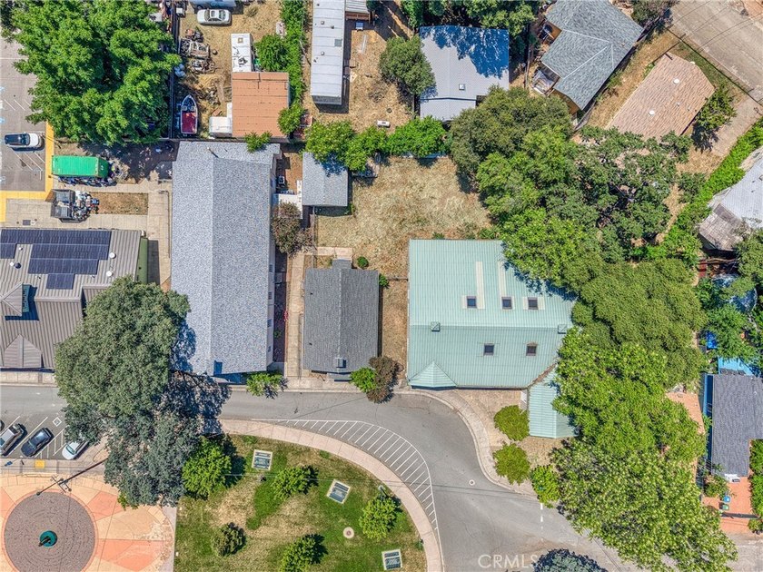Located in the historic Plaza district of Clearlake Oaks, this - photo 30